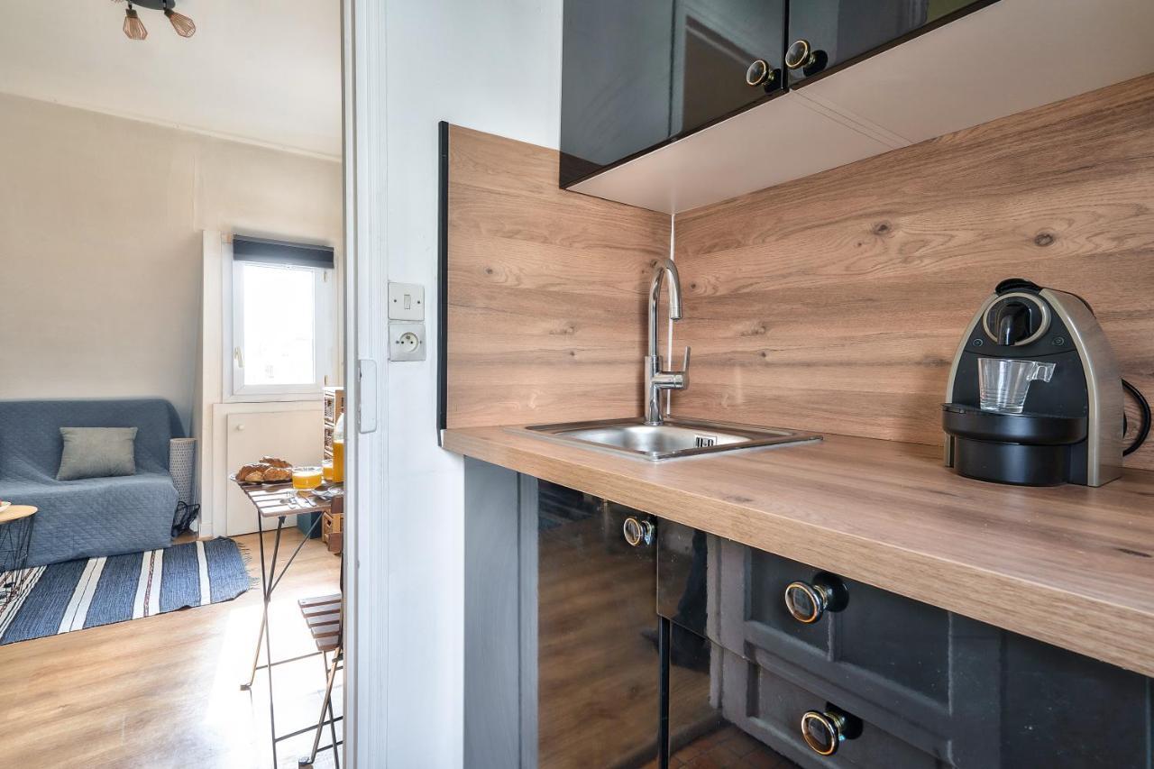 Apartment New Parisian With View In The 11th