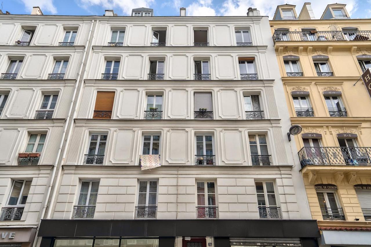 Apartment New Parisian With View In The 11th