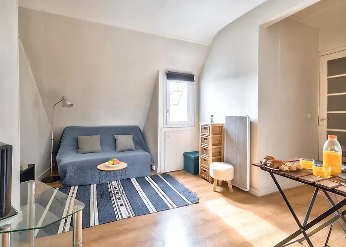 New Parisian Studio With View In The Central 11Th